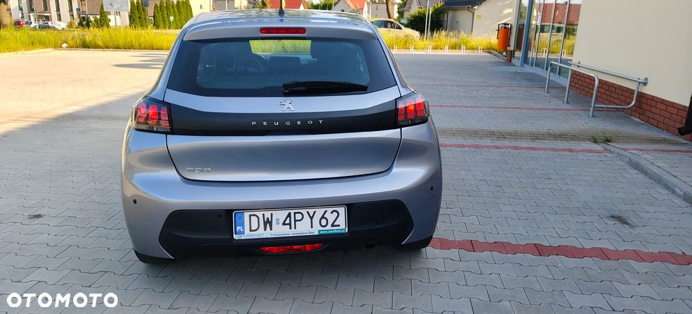 Peugeot 208 - 6