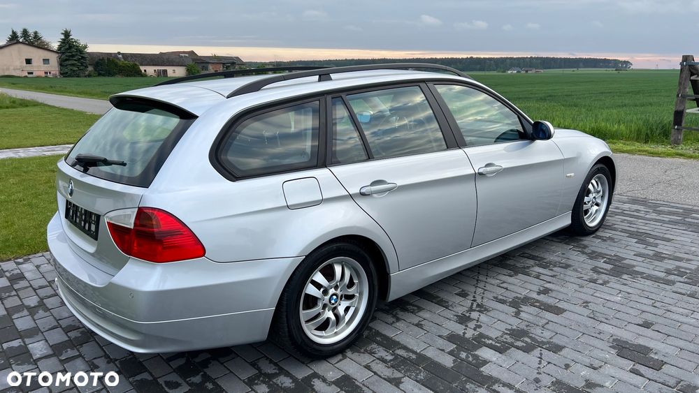 BMW Seria 3 320i - 6