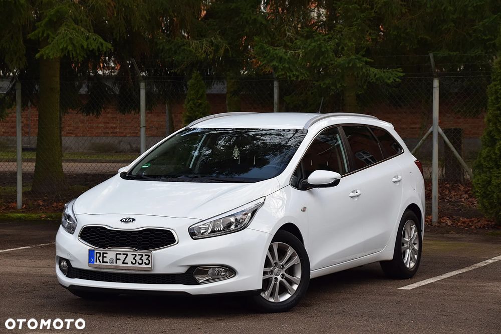 Kia Ceed 1.6 CRDi 128 Fifa World Cup Edition - 7