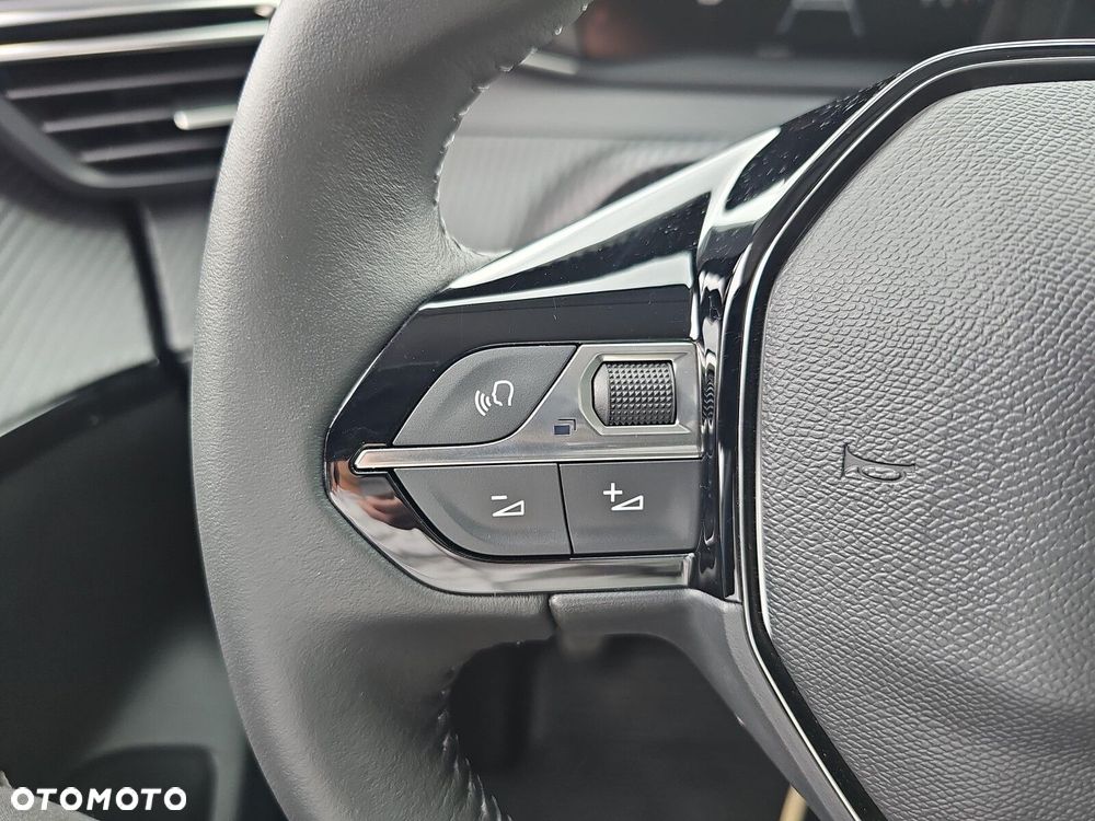 Peugeot 208 - 17