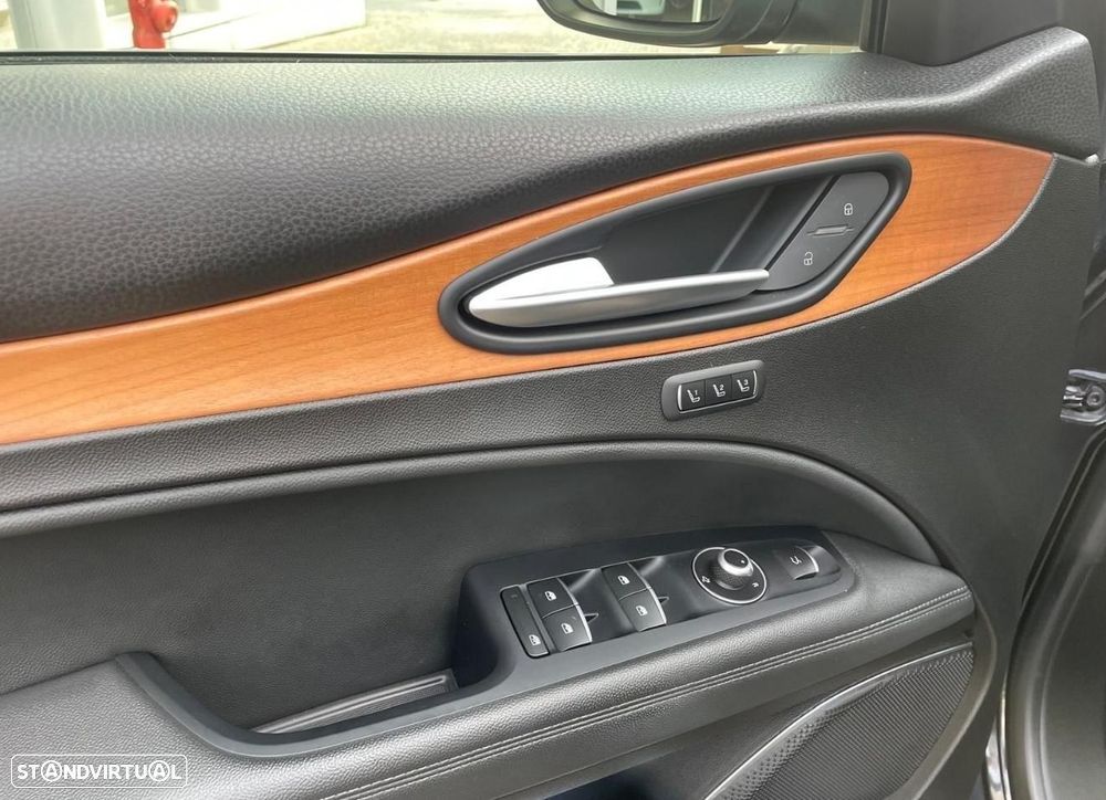 Alfa Romeo Stelvio 2.0 Turbo 16V AT8-Q4 First Edition - 23