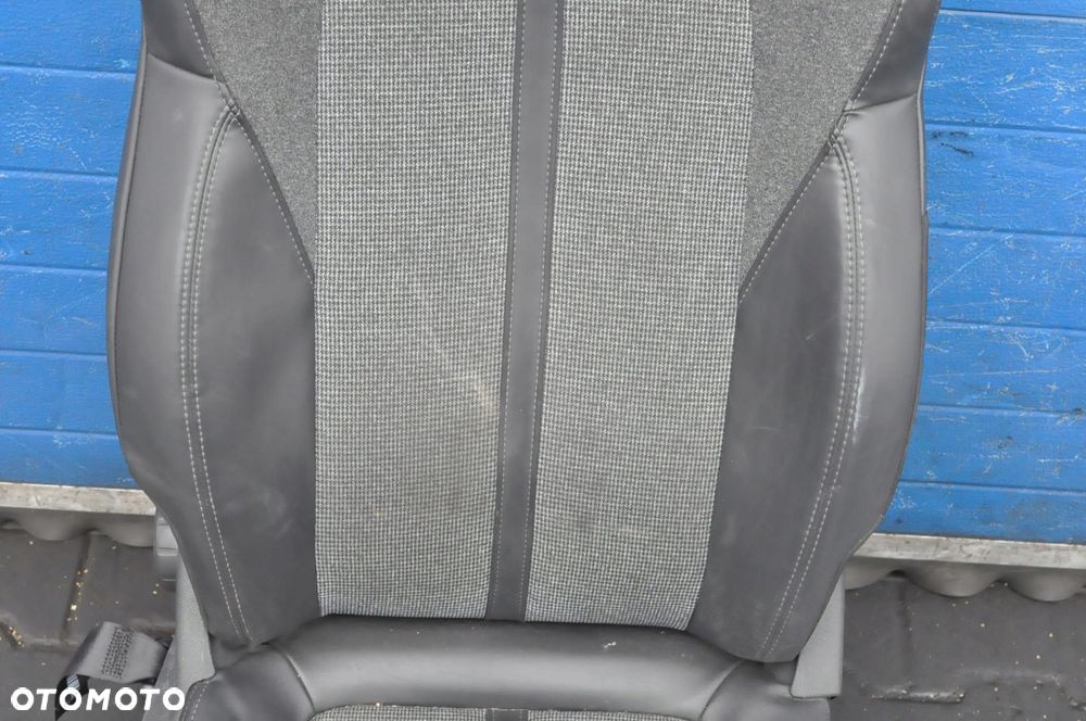 PEUGEOT 3008 II FOTEL PRAWY PRZÓD ANGLIK - 3