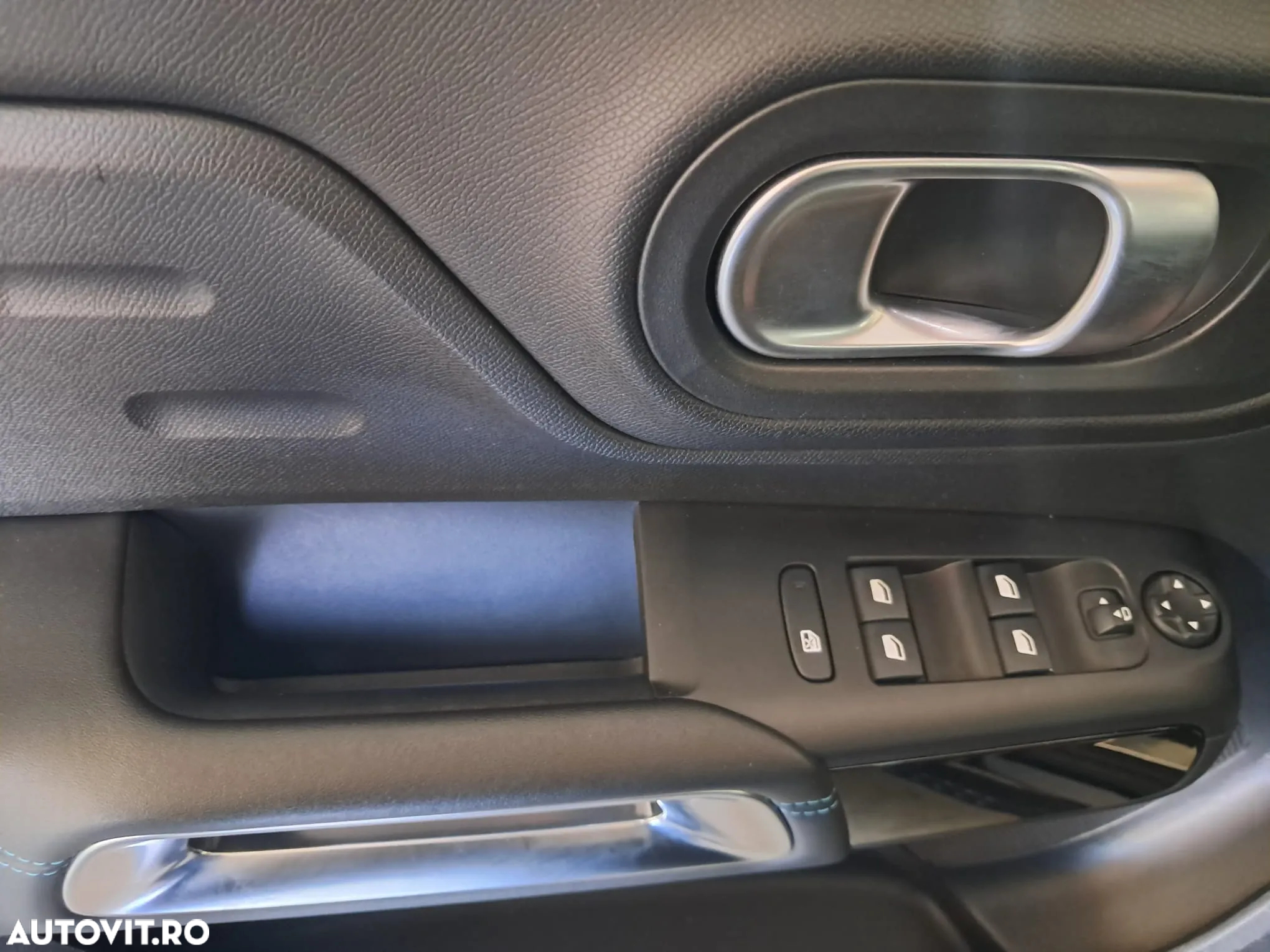 Citroën C5 Aircross 1.6 PHeV FWD 225 EAT8 Shine - 11