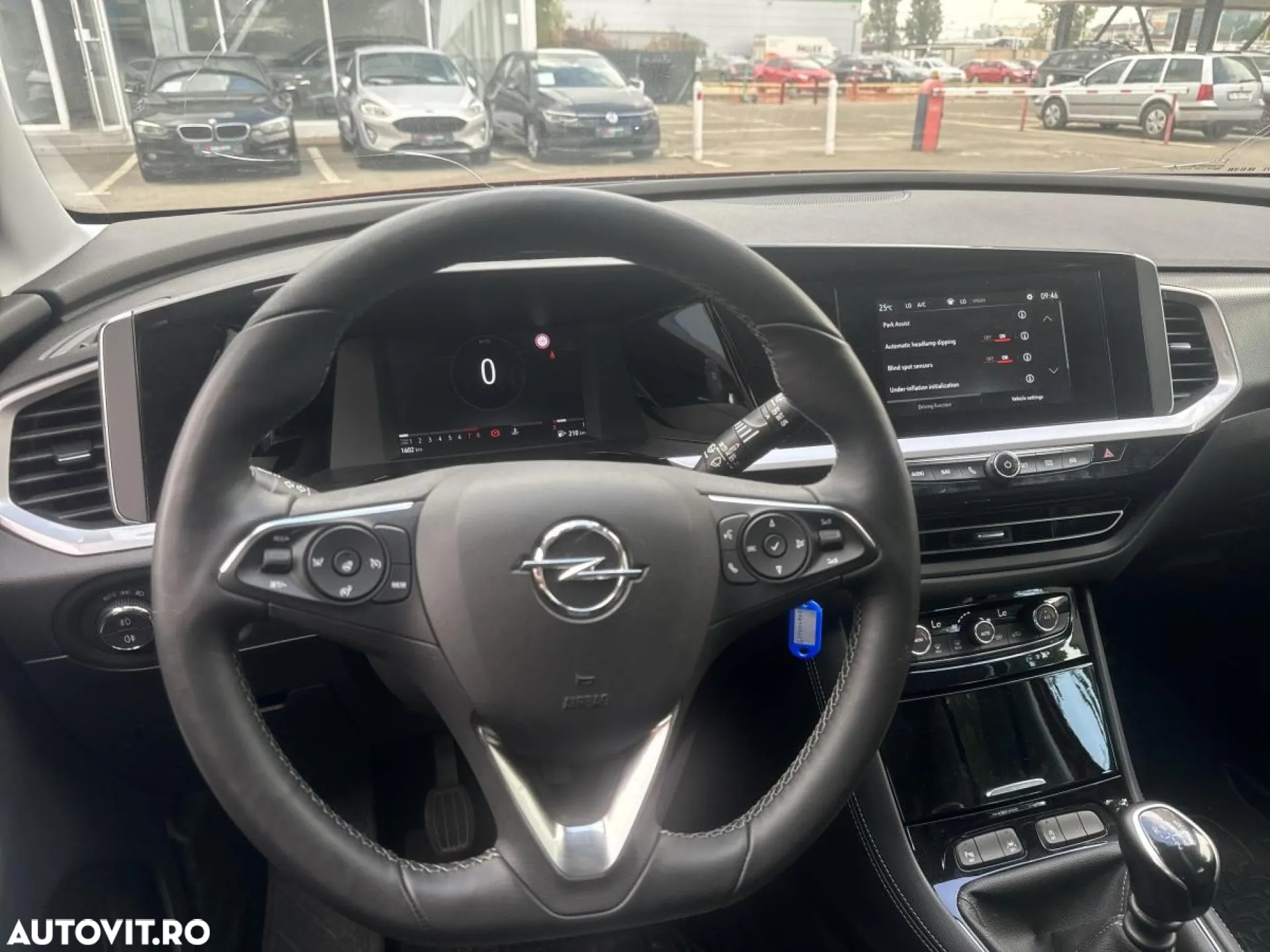 Opel Grandland 1.2 Turbo START/STOP Business Edition - 10