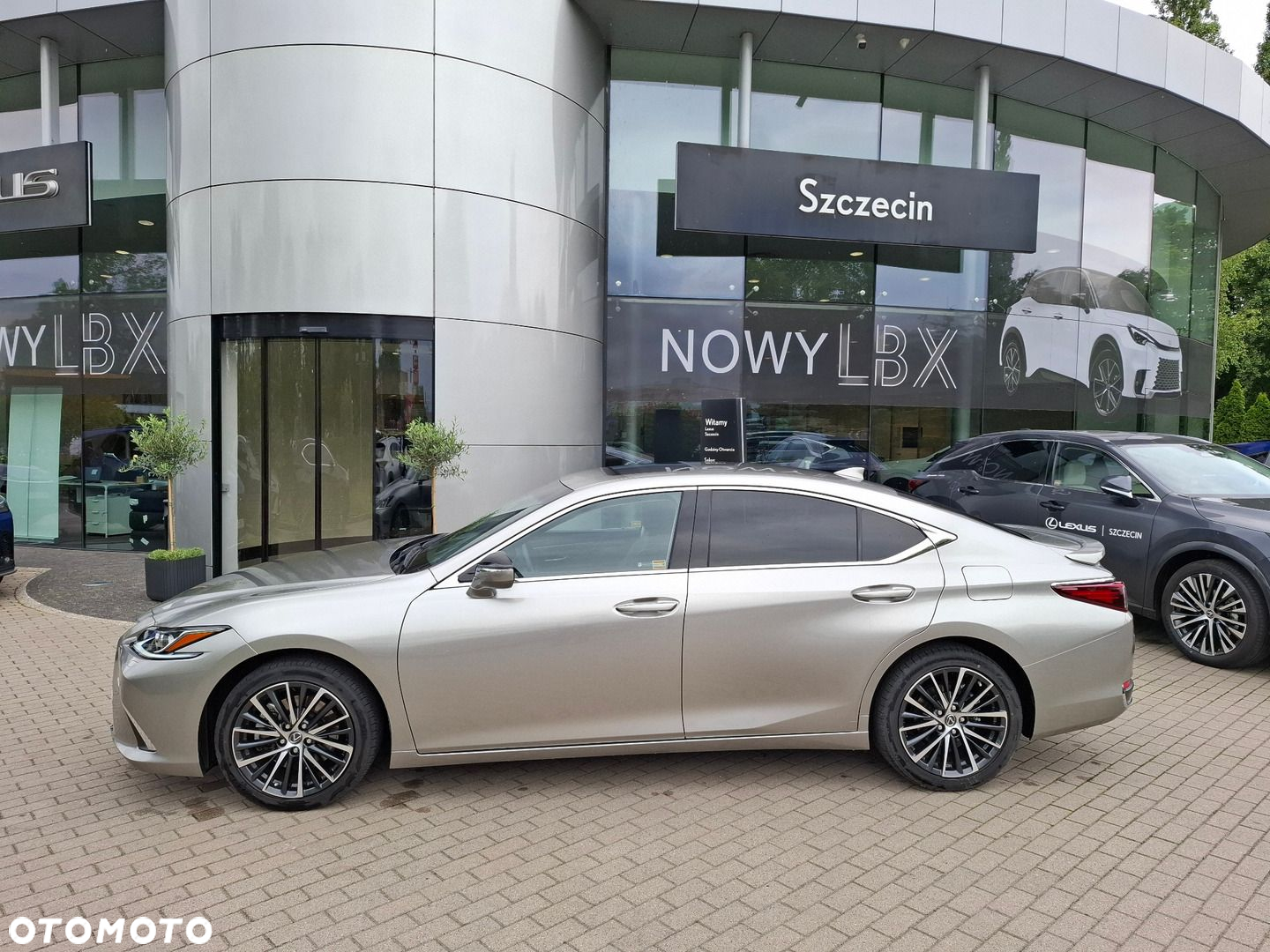 Lexus ES - 2