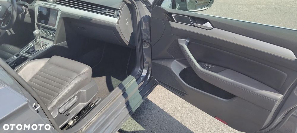 Volkswagen Passat 2.0 TDI SCR 4Mot DSG Highline - 16