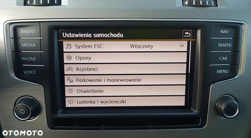 Volkswagen Golf 2.0 TDI (BlueMotion Technology) Highline - 25