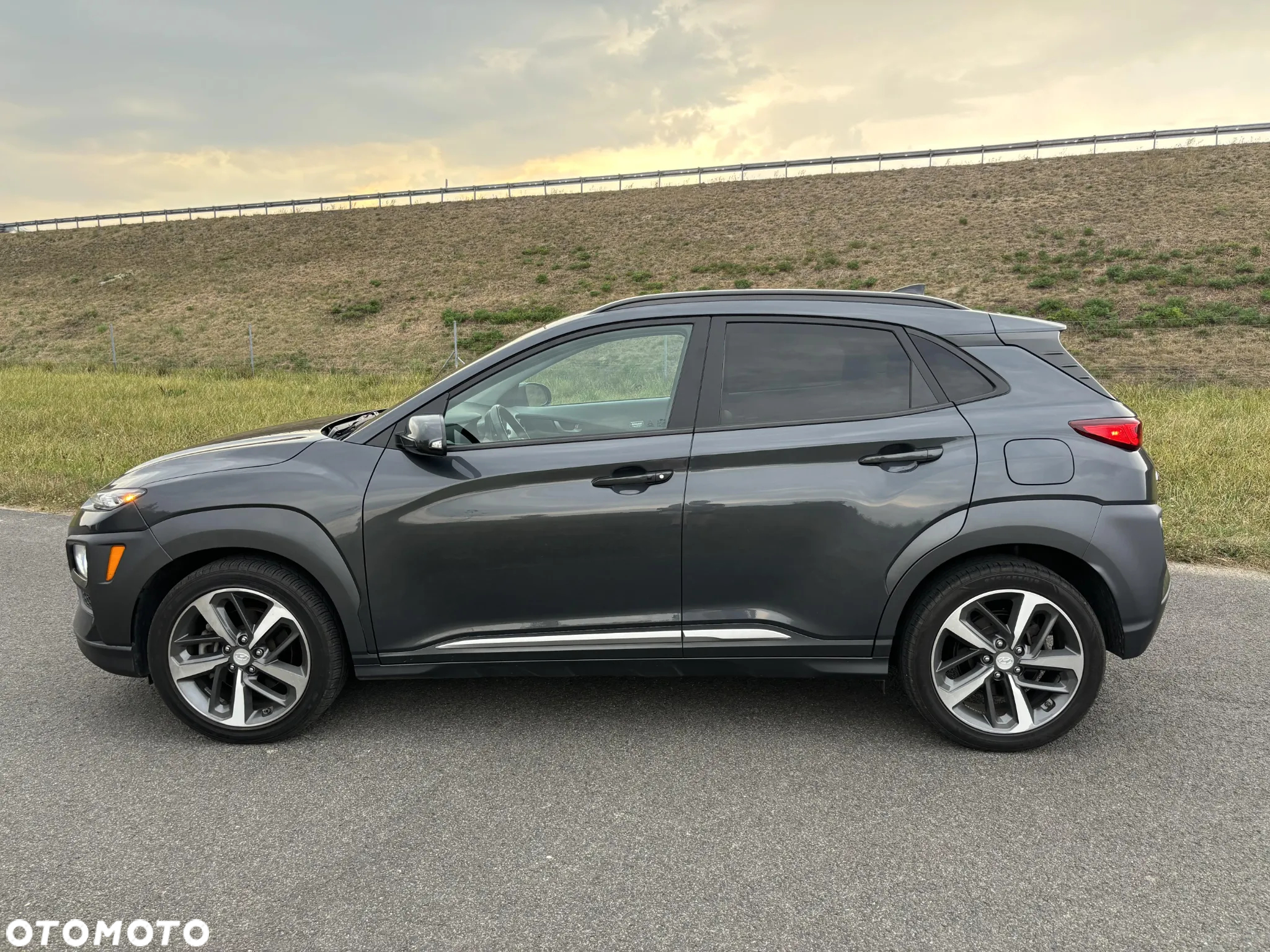 Hyundai Kona 1.6 T-GDI DCT 4WD Premium - 13