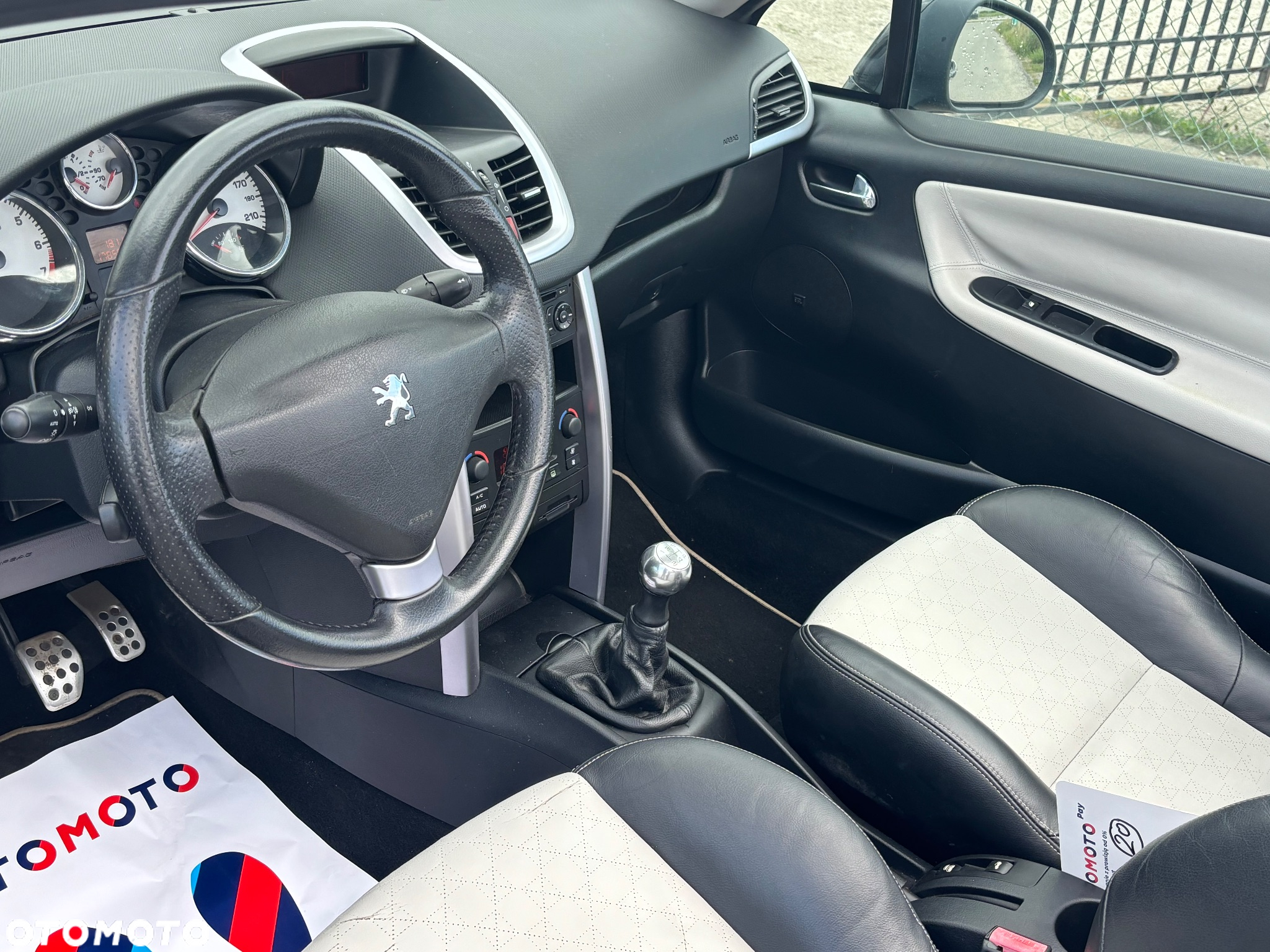 Peugeot 207 CC 120 VTi Roland Garros - 16