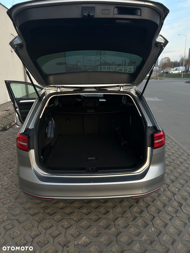 Volkswagen Passat 2.0 TDI SCR DSG Comfortline - 18