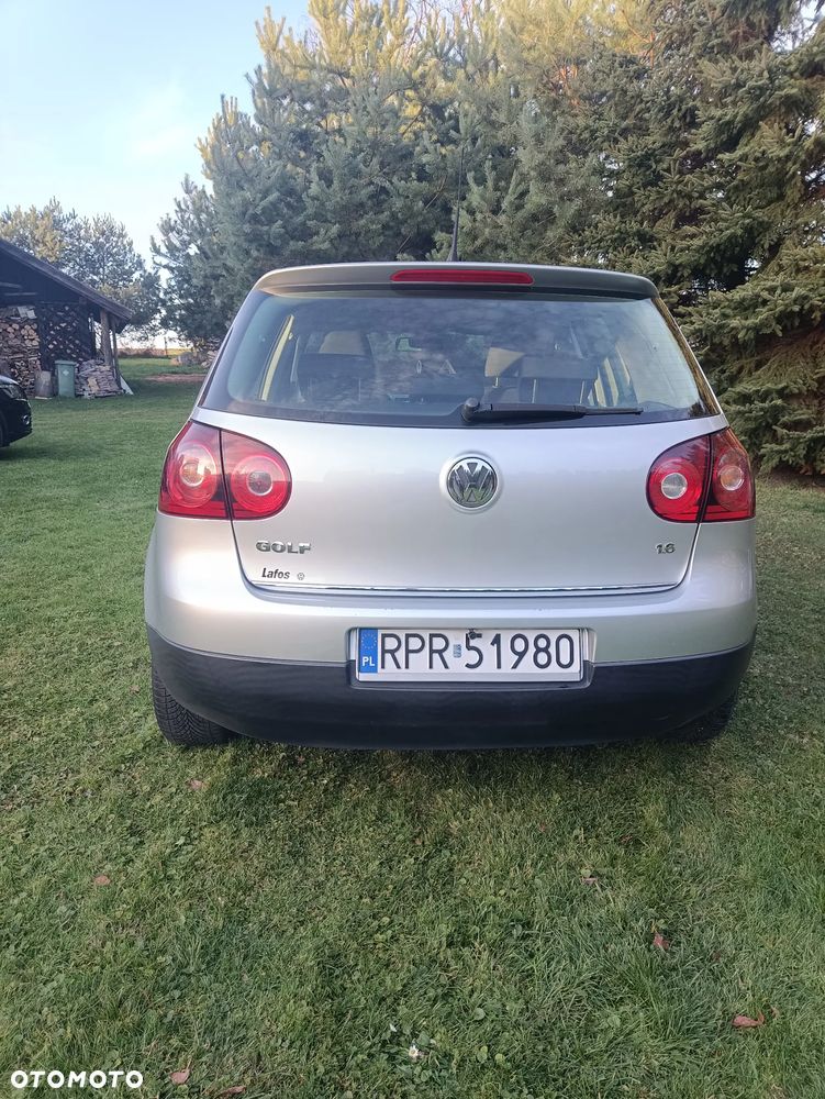 Volkswagen Golf - 8