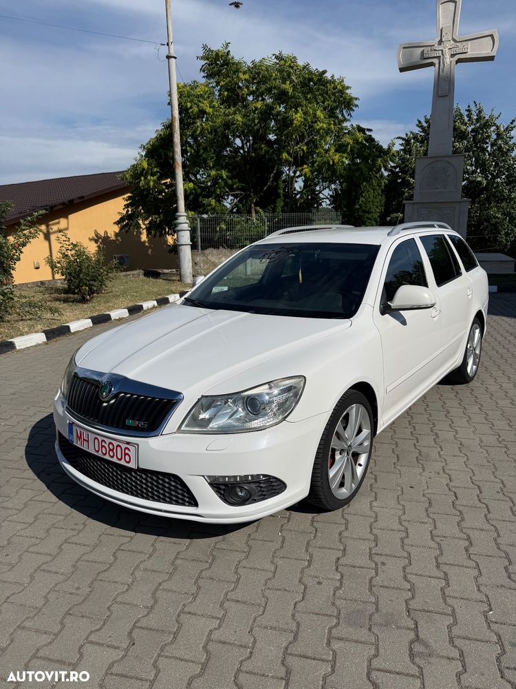 Skoda Octavia 2.0 TDI CR DPF DSG RS - 11