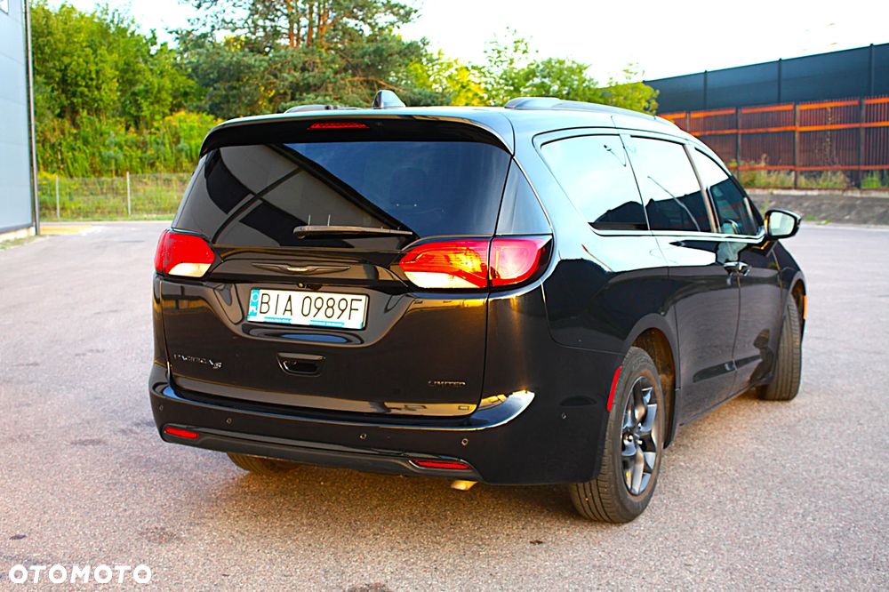 Chrysler Pacifica - 7