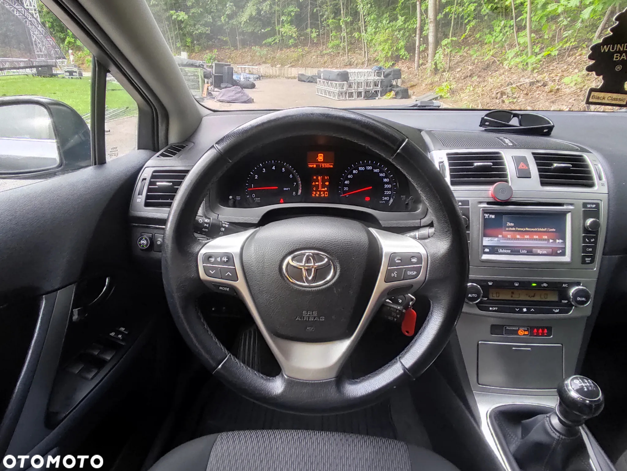 Toyota Avensis 1.8 Premium - 21