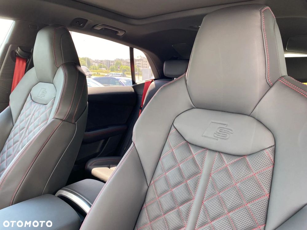 Audi Q8 - 24