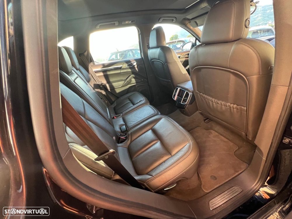 Porsche Cayenne - 5