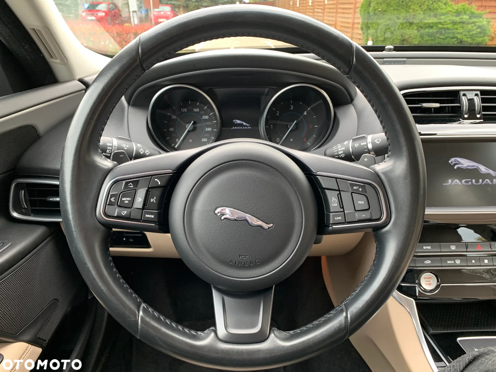 Jaguar XE 2.0 D Prestige - 12