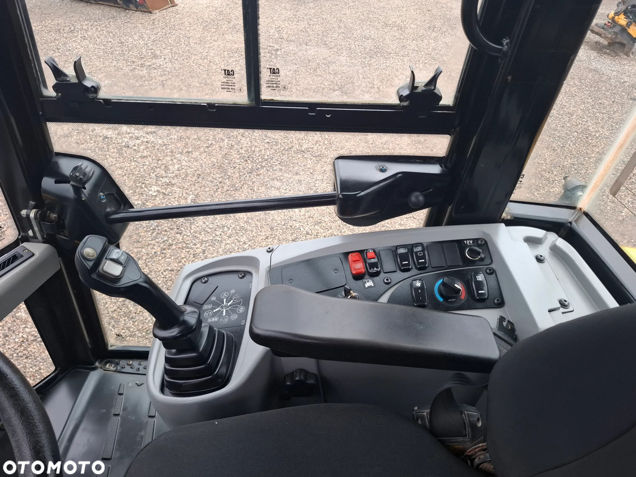 Caterpillar CAT 907 M - 24