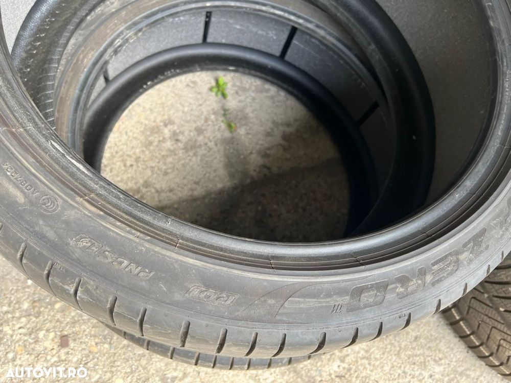 vând 2 anvelope 255/40/21 Pirelli de vară la 6mm - 7