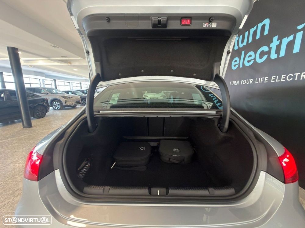 Mercedes-Benz EQE 300 Edition Electric Art - 9