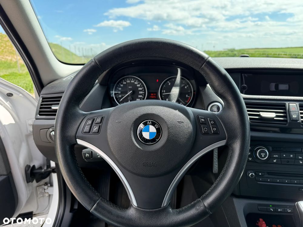 BMW X1 xDrive18d xLine - 17