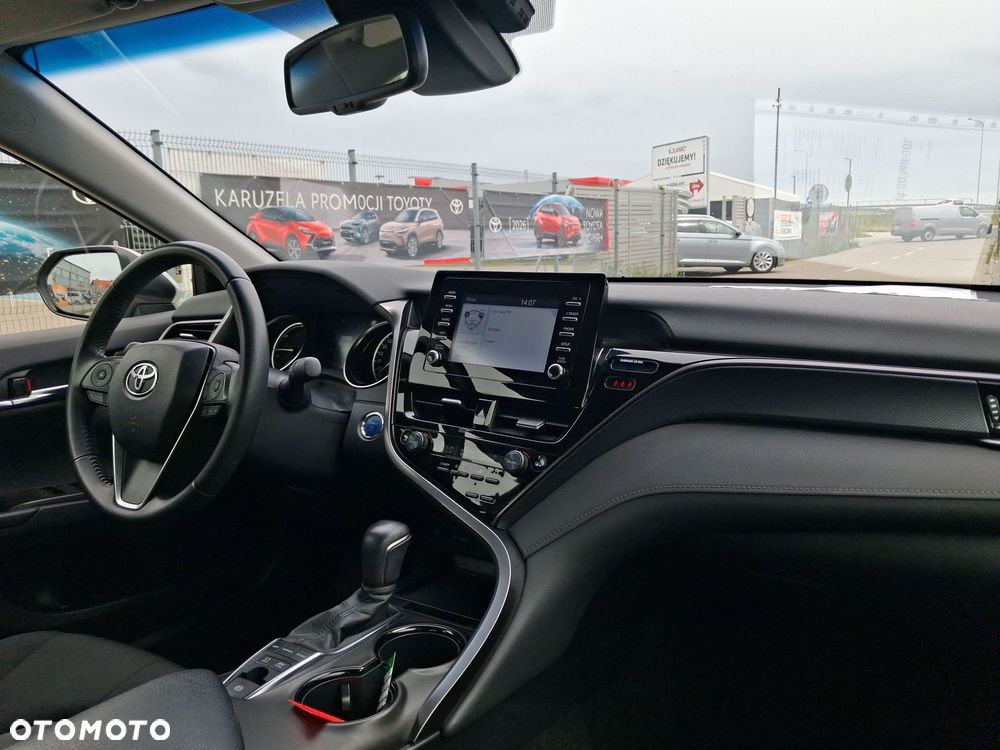 Toyota Camry 2.5 Hybrid Comfort CVT - 18
