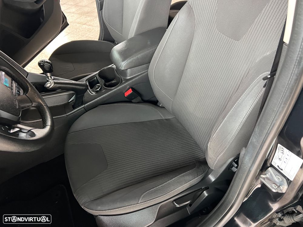 Ford Focus SW 1.6 TDCi Titanium Best - 24