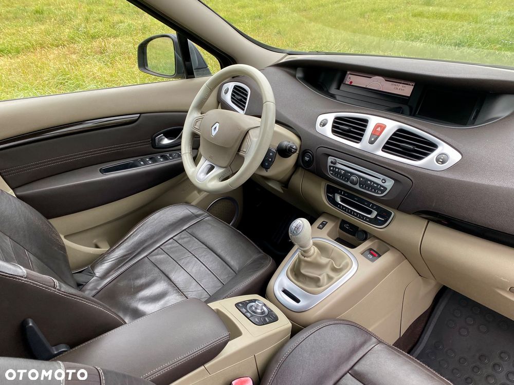 Renault Scenic 1.9 dCi Privilege - 12