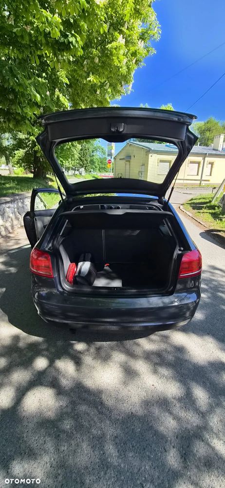 Audi A3 3-drzwiowe 1.6 TDI DPF Attraction - 11