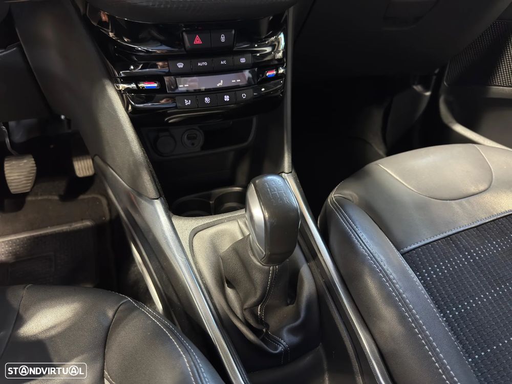 Peugeot 2008 1.2 PureTech Allure - 28