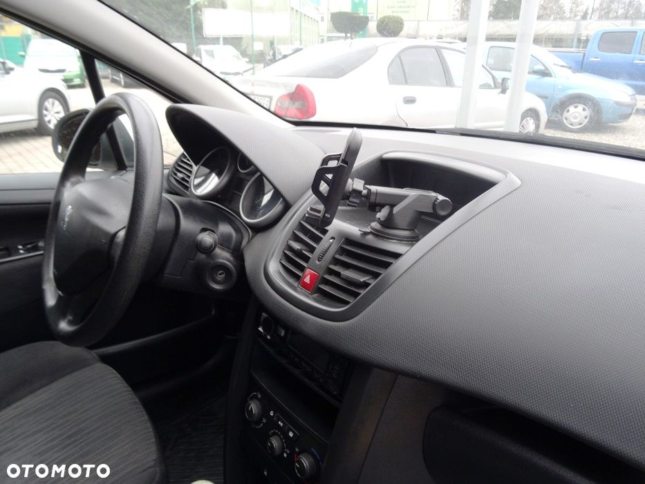 Peugeot 207 1.4 HDi Active - 12