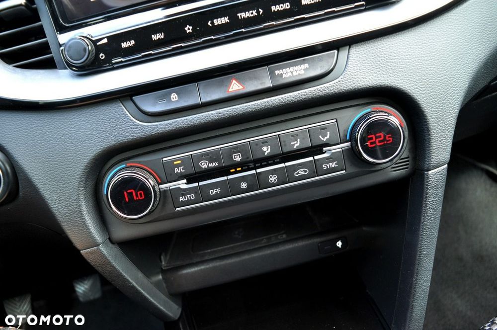 Kia XCeed 1.6 CRDi mHEV L - 18