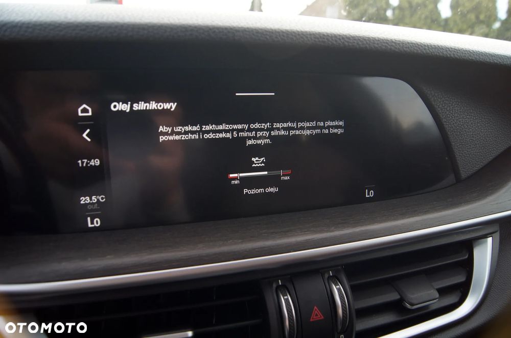 Alfa Romeo Stelvio 2.0 Turbo 16V AT8-Q4 Ti - 30
