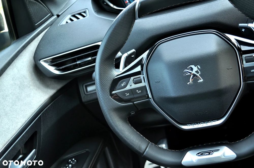 Peugeot 3008 225 e-EAT8 GT - 31