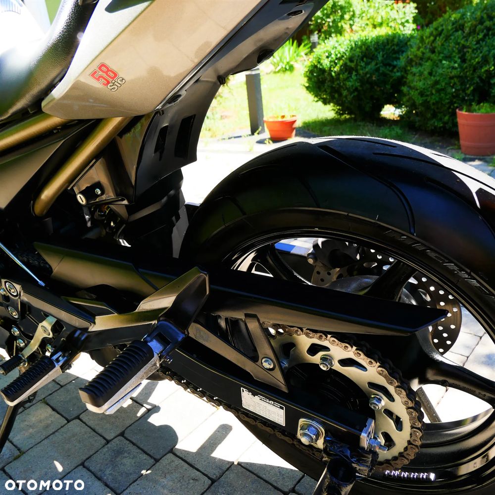 Yamaha XJ - 12