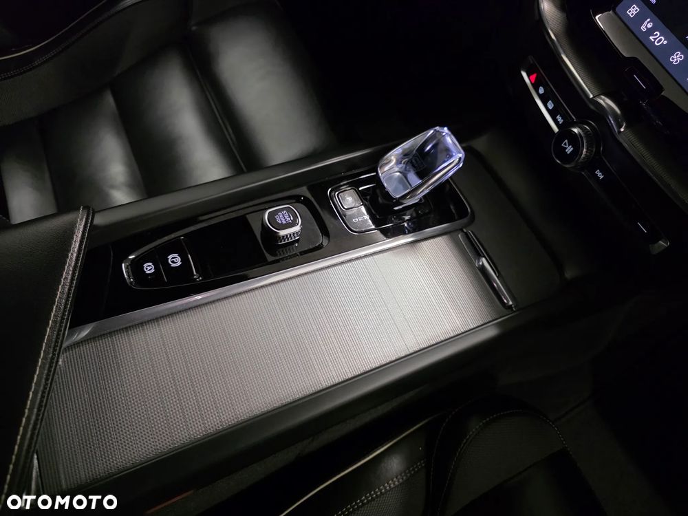 Volvo XC 60 B4 D Geartronic RDesign - 21