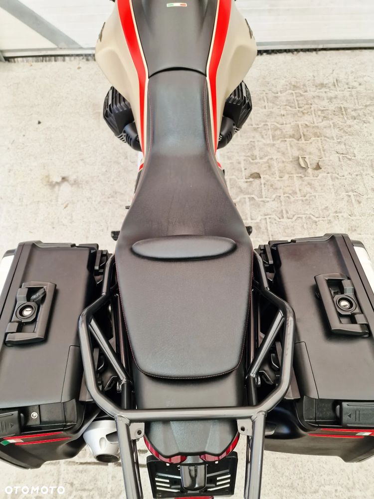 Moto Guzzi V85 - 26