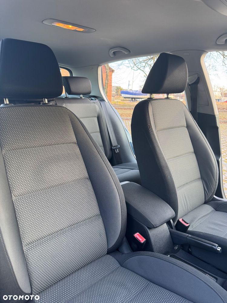 Volkswagen Golf - 11