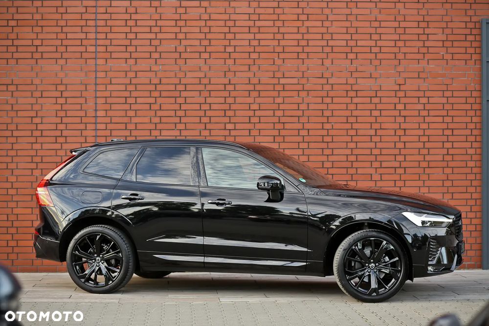 Volvo XC 60 B5 B AWD Plus Black Edition - 3