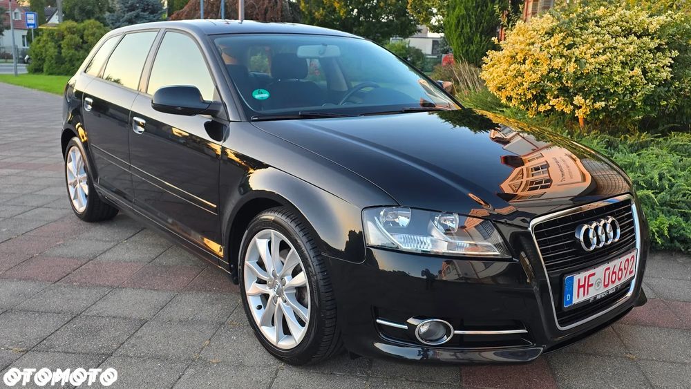 Audi A3 Sportback - 1