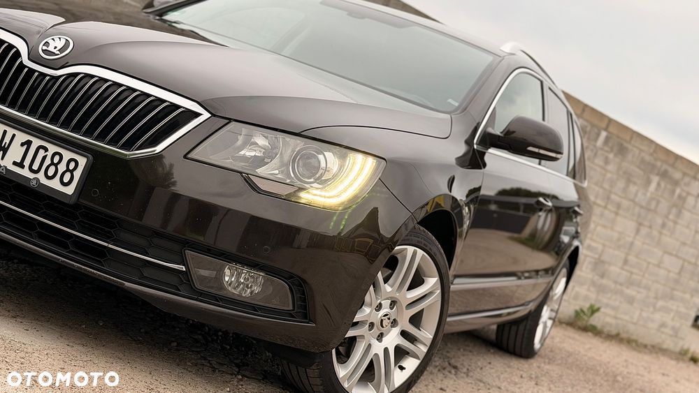 Skoda Superb 2.0 TDI DSG Exclusive - 1