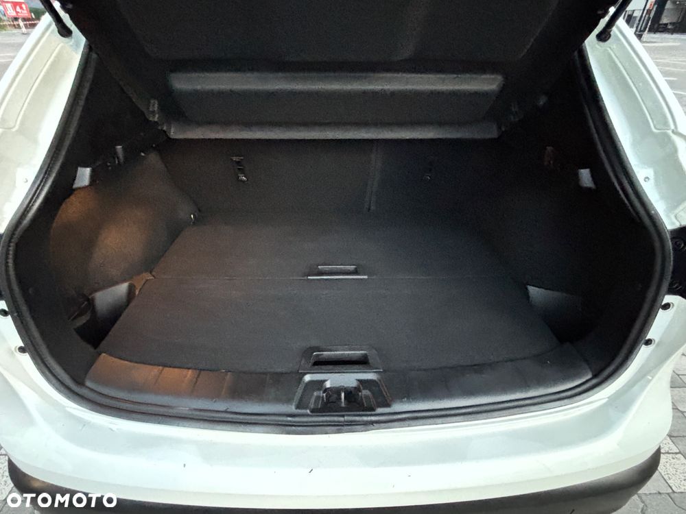 Nissan Qashqai 1.6 dCi 4 x 4 DPF Start/Stop tekna - 11
