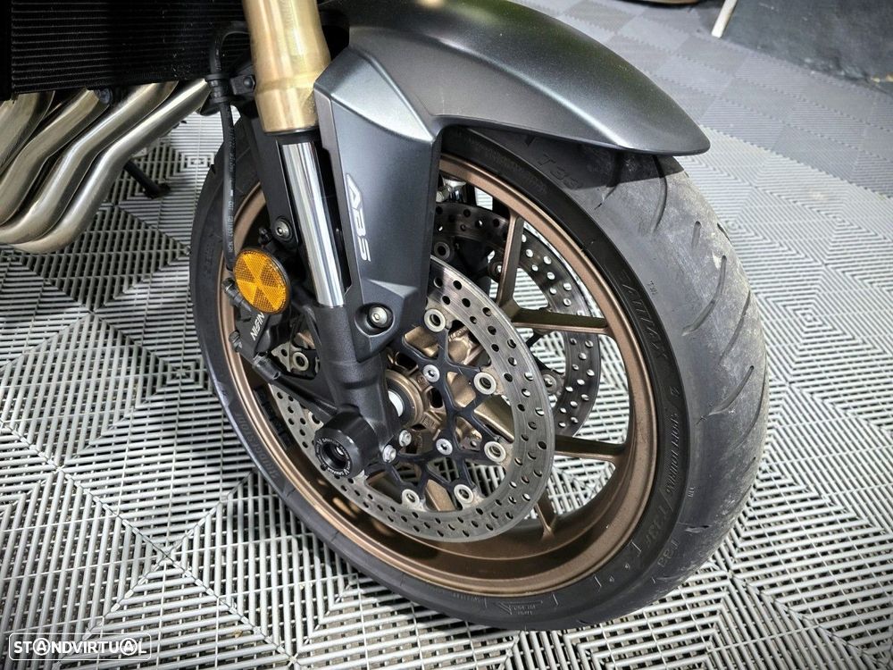 Honda CB 650 RA - 10