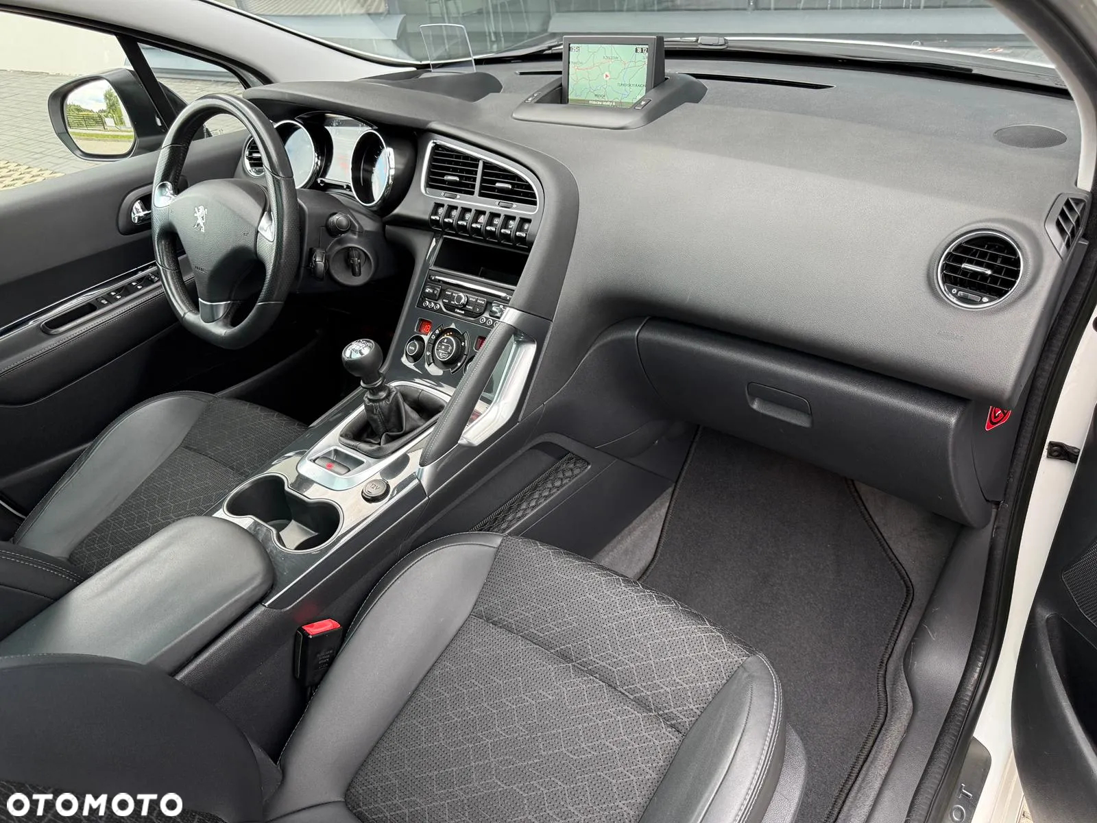 Peugeot 3008 HDi FAP 115 Roland Garros - 8