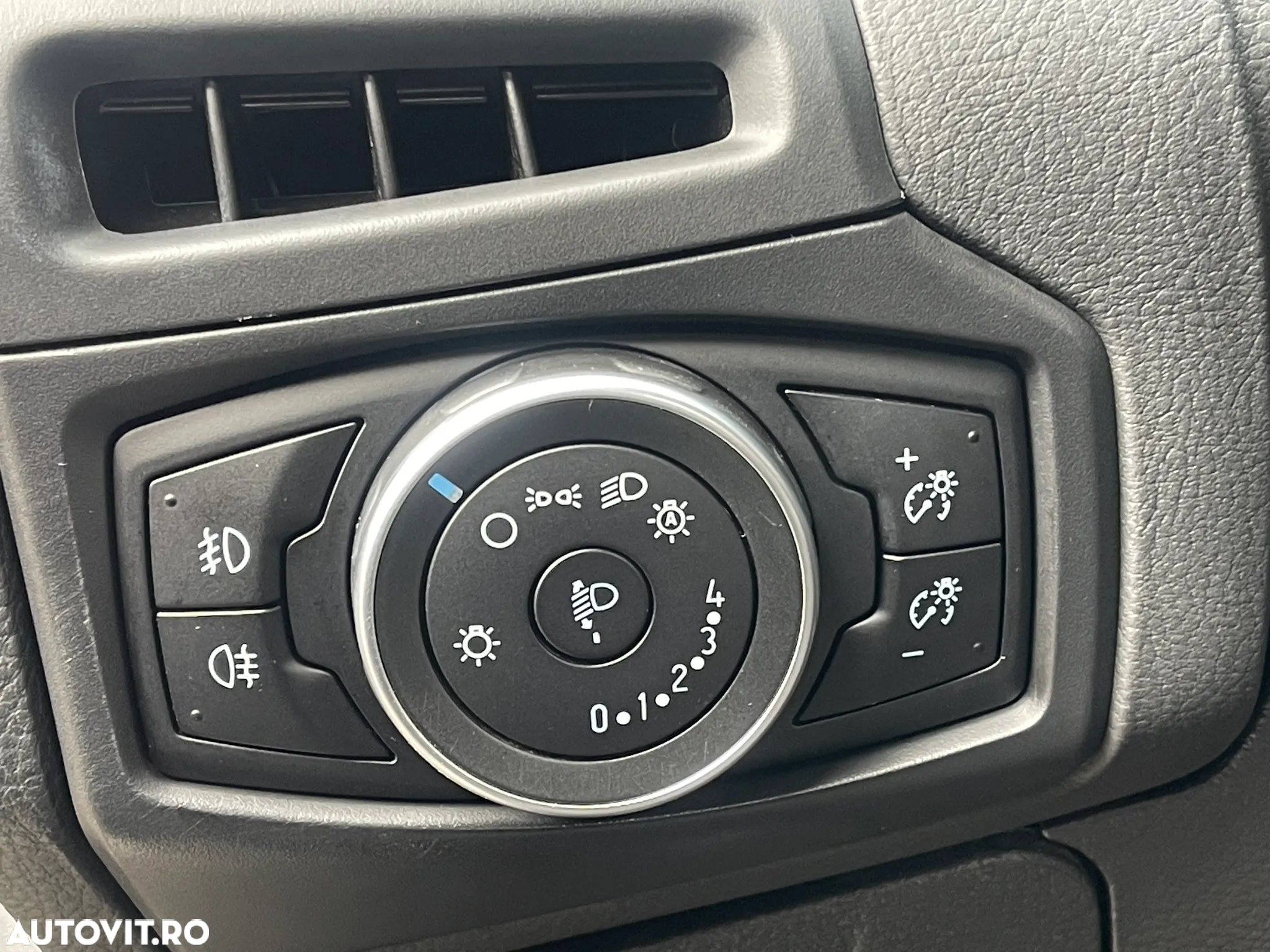 Ford Focus 1.5 EcoBlue Start-Stopp-System TITANIUM - 27