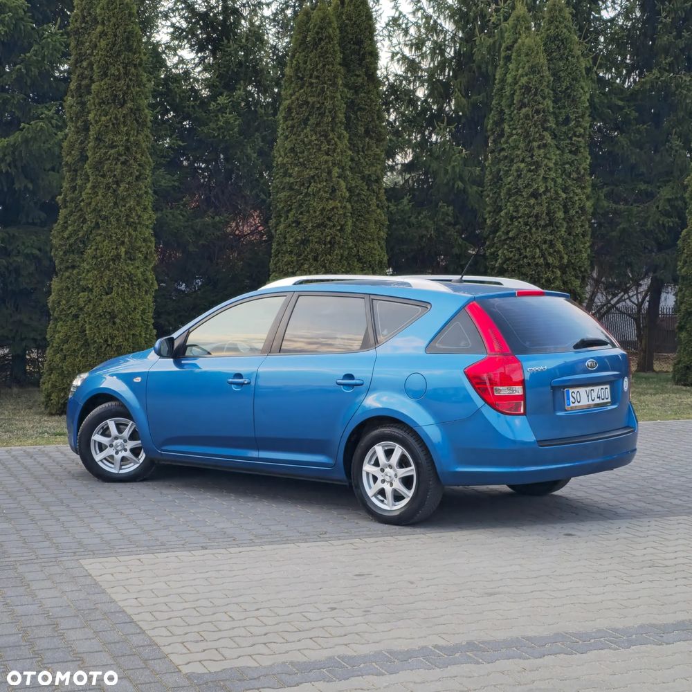 Kia Ceed - 12