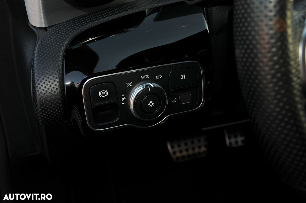 Mercedes-Benz CLA 180 Shooting Brake 7G-DCT AMG Line - 10