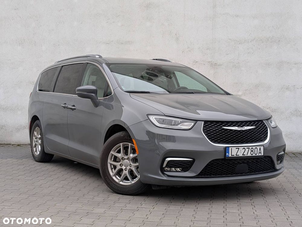 Chrysler Pacifica - 1