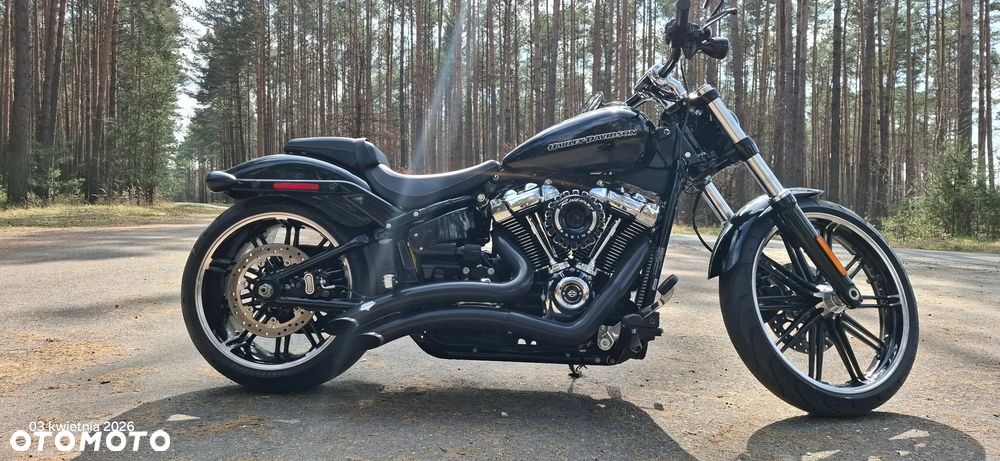 Harley-Davidson Softail Breakout - 12