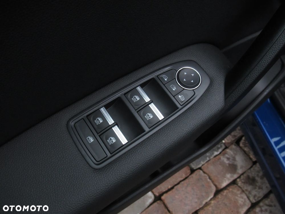 Renault Captur 1.3 TCe mHEV Intens EDC - 37